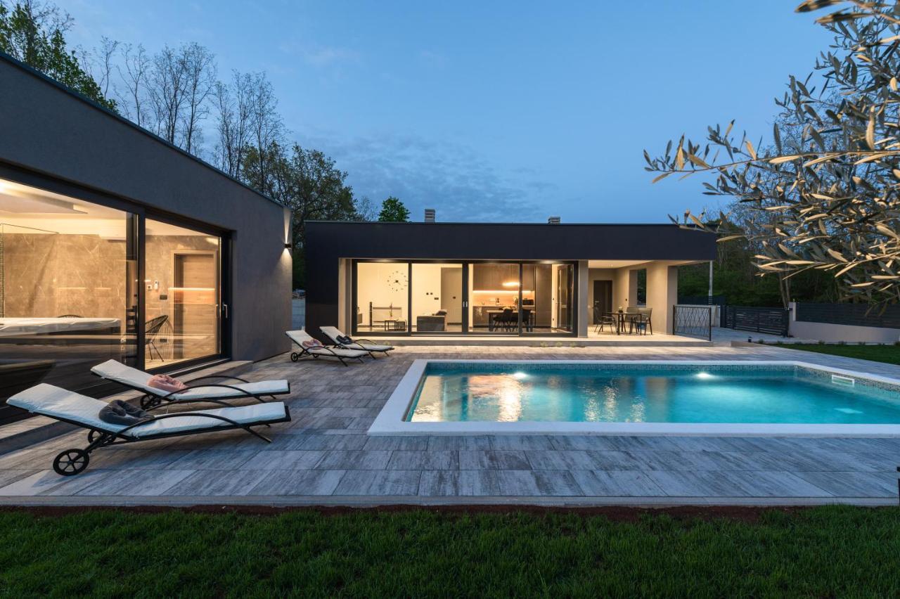Green Luxury II With Heated Pool, Jacuzzi & Sauna Ruzici  Exterior foto