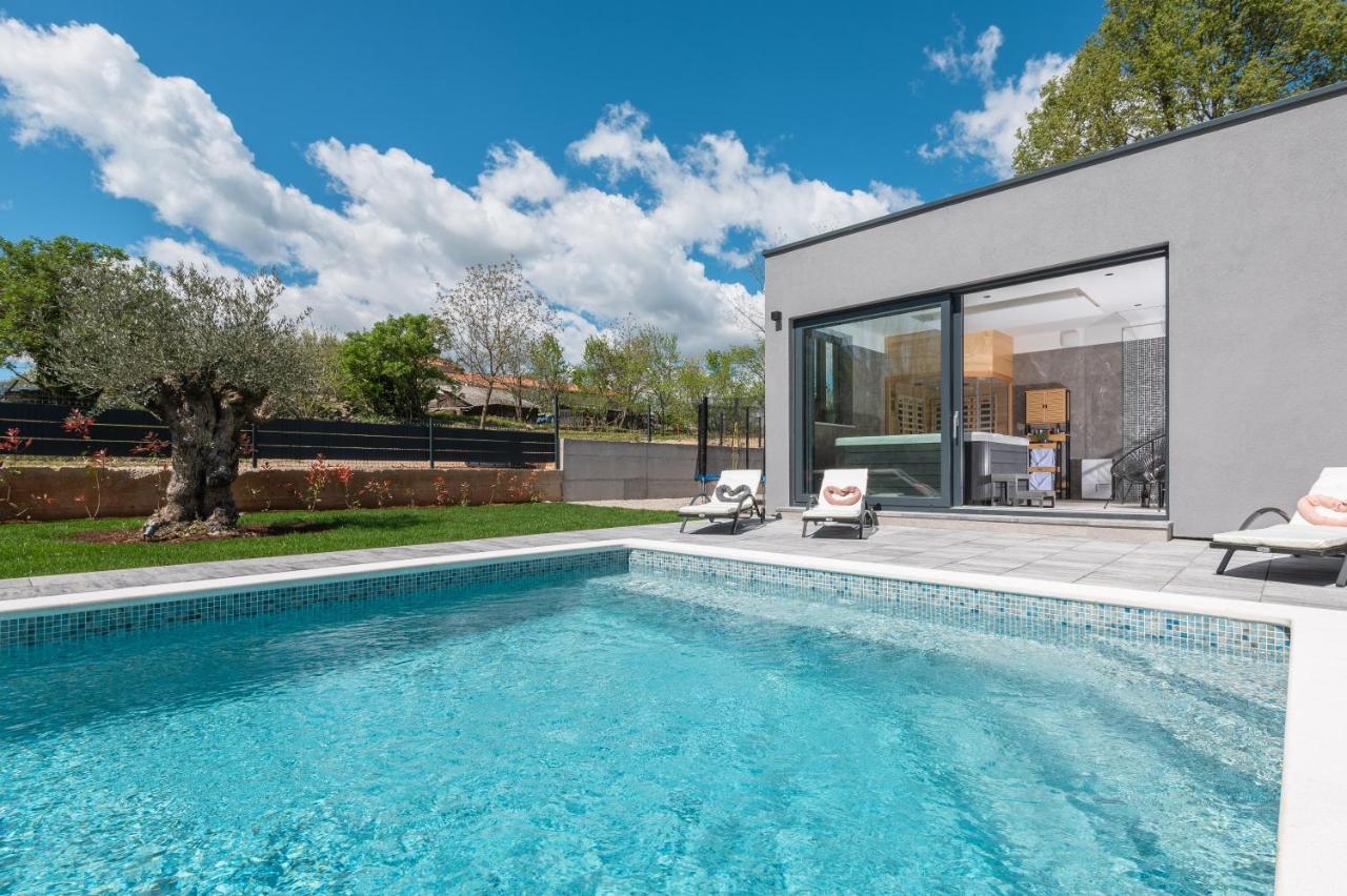 Green Luxury II With Heated Pool, Jacuzzi & Sauna Ruzici  Exterior foto